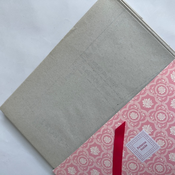 GIRL'S WORLD Twenty Pretty Sewing Projects for Little Girls by J Paganelli Book - Picture 4 of 12